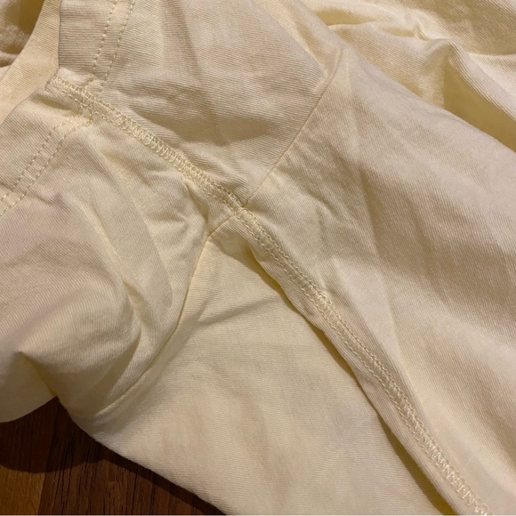 Gap (RED) Yellow Deer T-Shirt size Medium - Picture 6 of 9